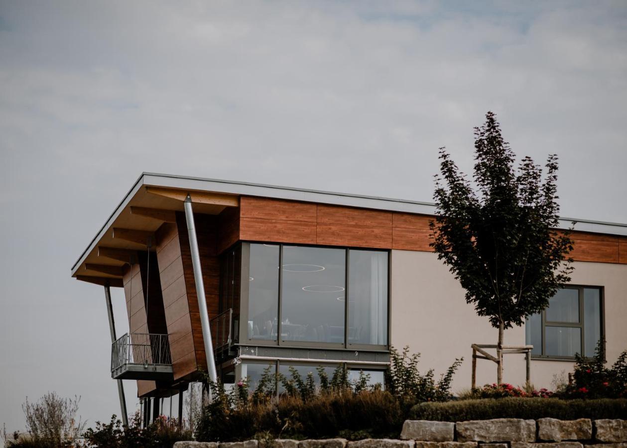 Weinzuhause Hotel-Restaurant-Vinothek Mommenheim ภายนอก รูปภาพ