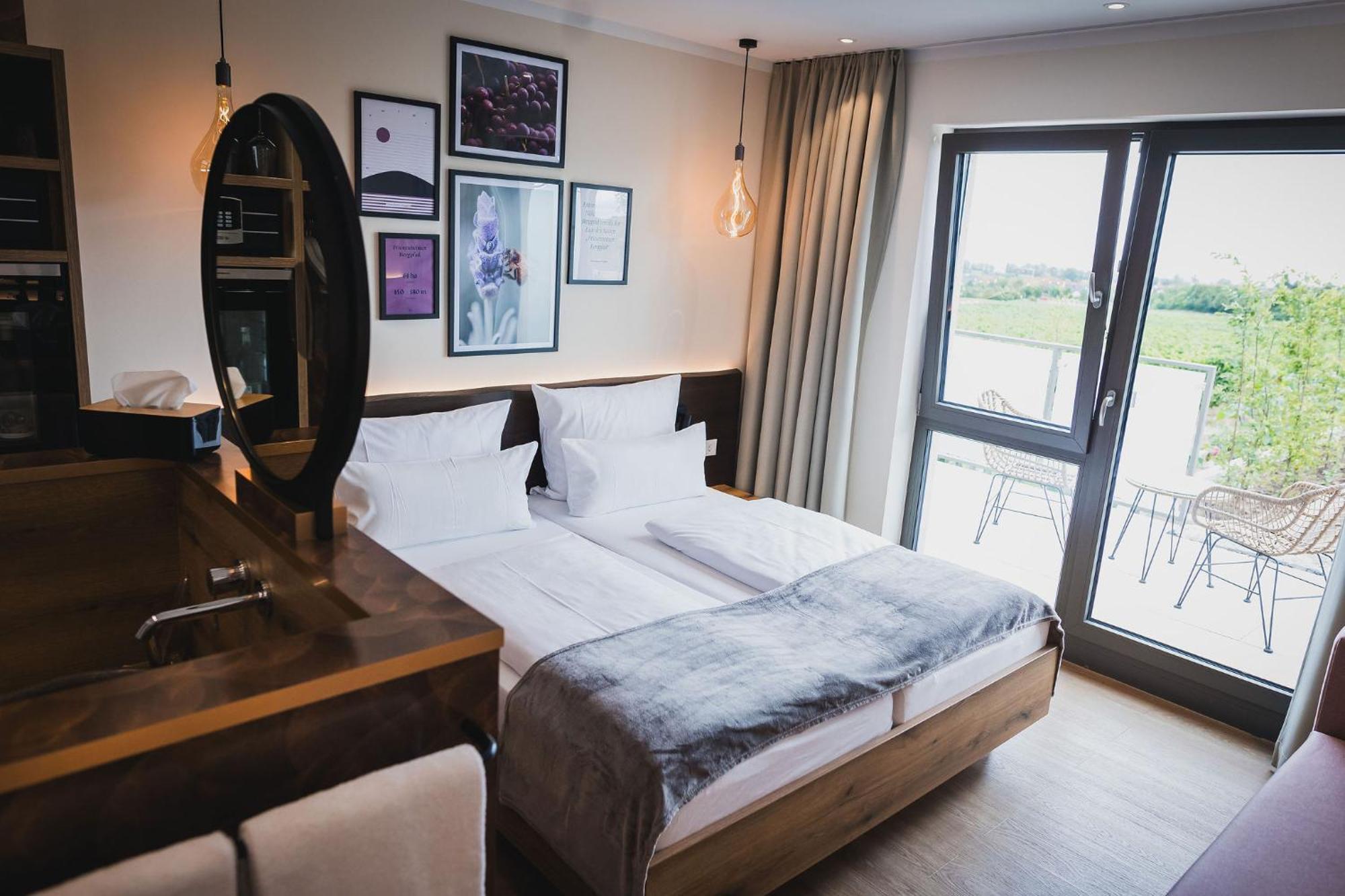 Weinzuhause Hotel-Restaurant-Vinothek Mommenheim ภายนอก รูปภาพ