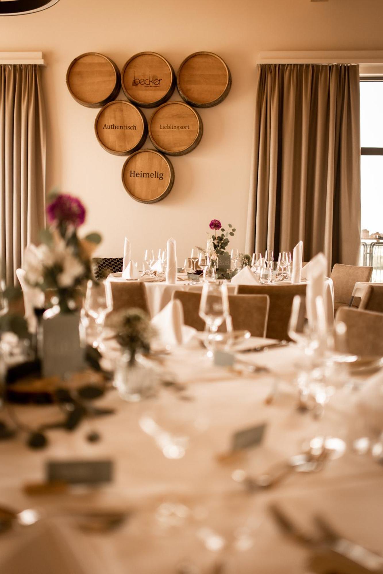 Weinzuhause Hotel-Restaurant-Vinothek Mommenheim ภายนอก รูปภาพ