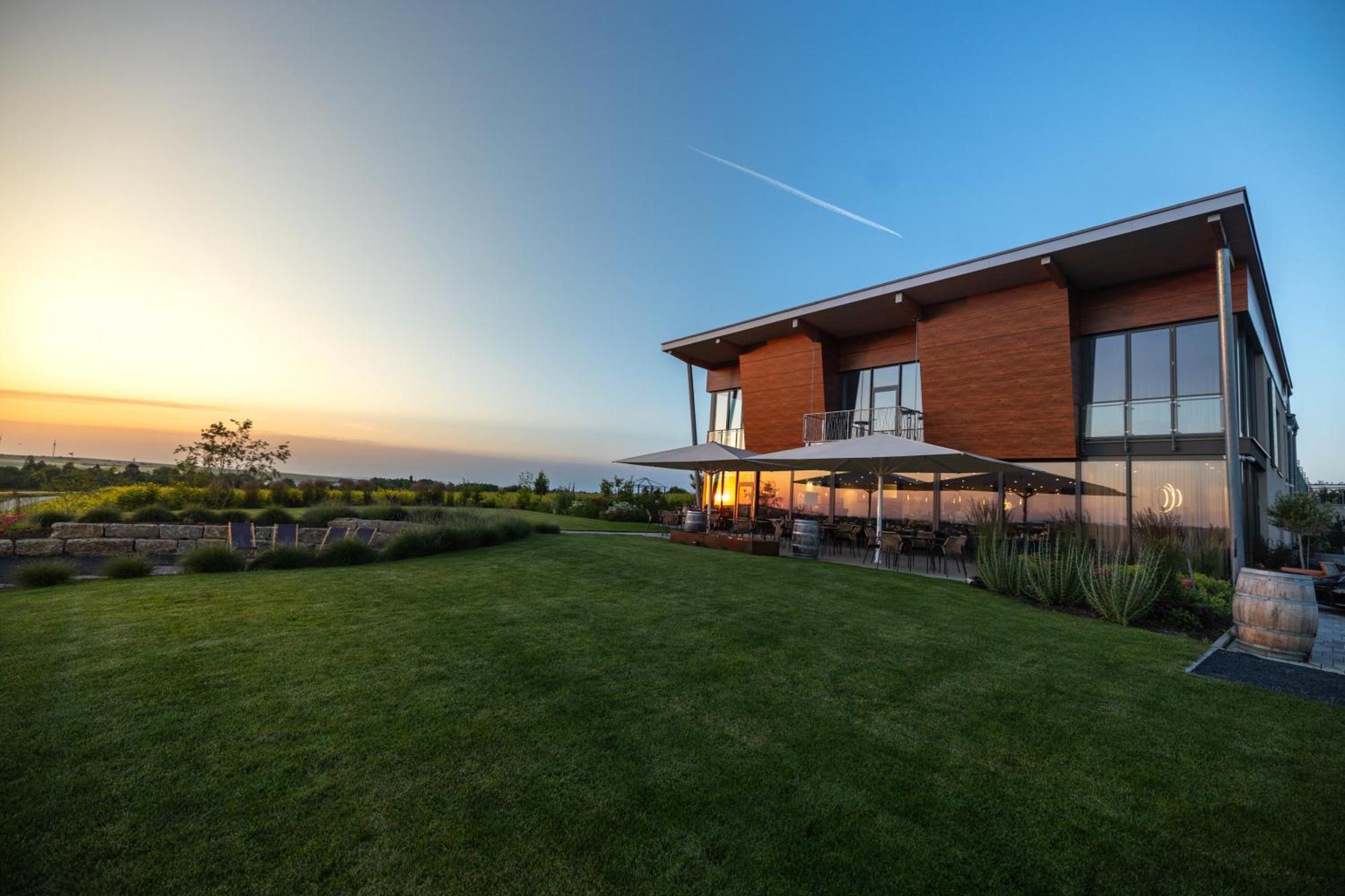 Weinzuhause Hotel-Restaurant-Vinothek Mommenheim ภายนอก รูปภาพ